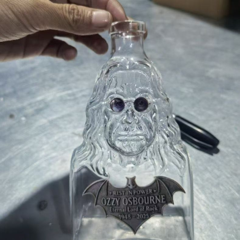 Glass Decanter Whiskey - Decantador de Whisky Comemorativo Ozzy Osbourne