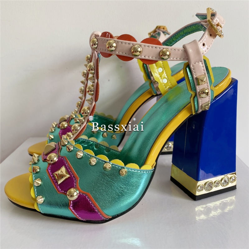 Luxo Rivet T-Strap Sandálias M - Luxury Lifestyle Shoes avaliação e preço